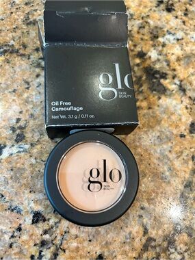 Glo Skin Beauty face and body concealer - Natural